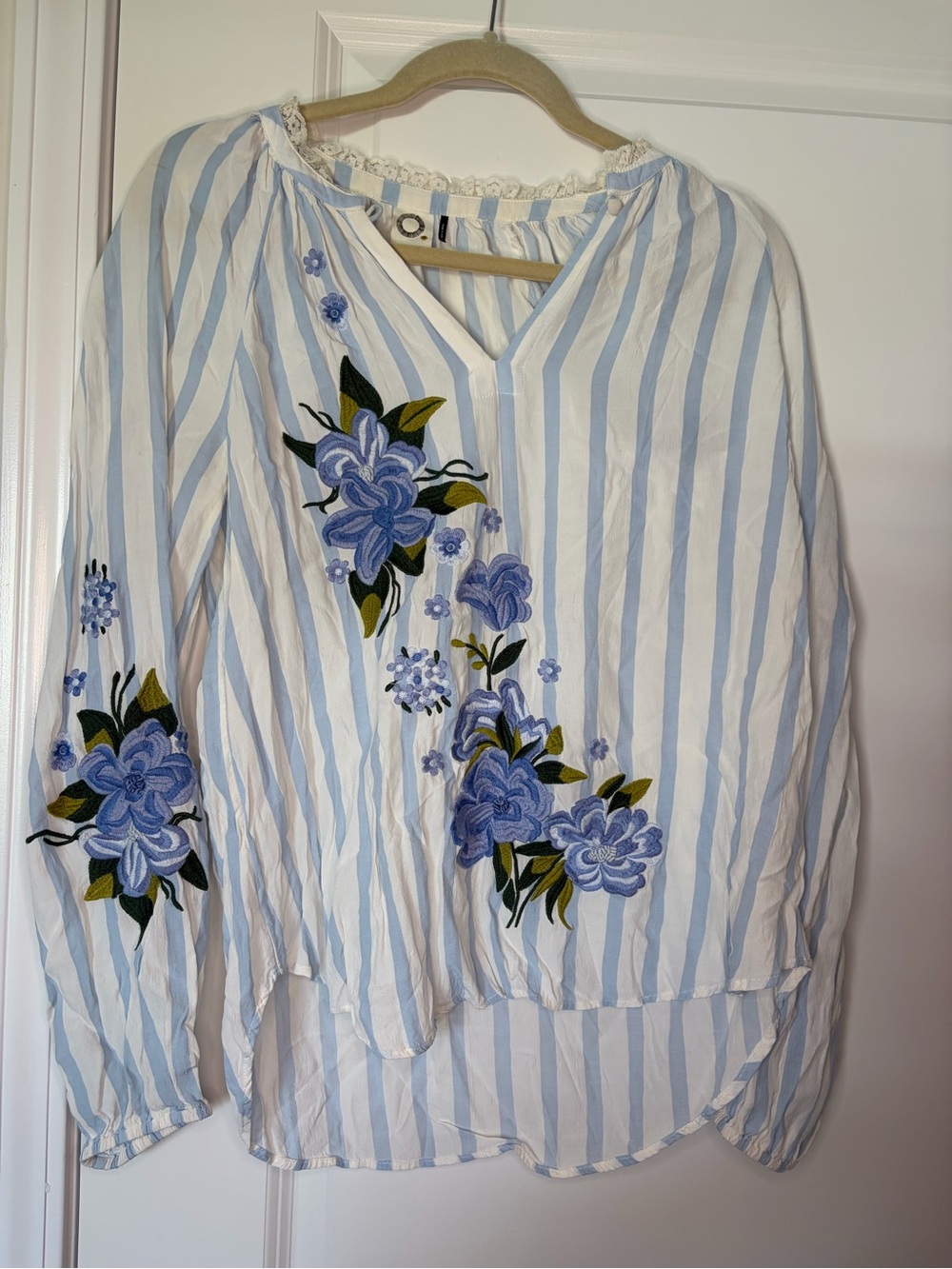 Anthropologie Akemi + Kin Manuela Embroidered Striped Blouse Boho size small